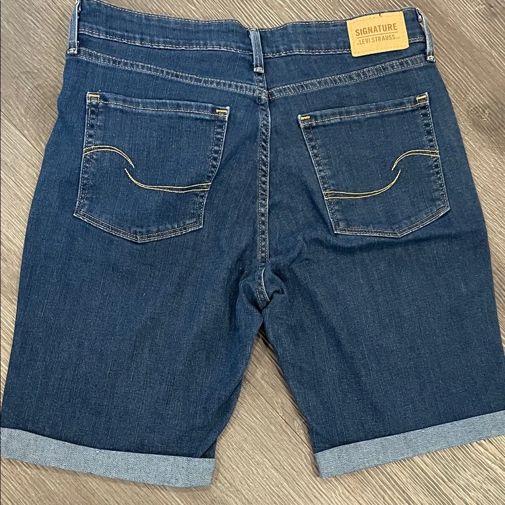 Size 10 Signature by Levi Strauss Dark Blue Bermuda Jean Shorts - Picture 6 of 7